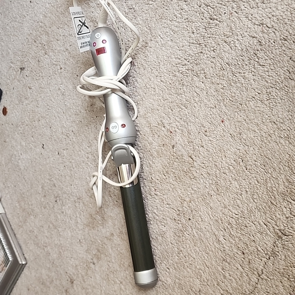beachwaver pro 1.25 brand new with out box